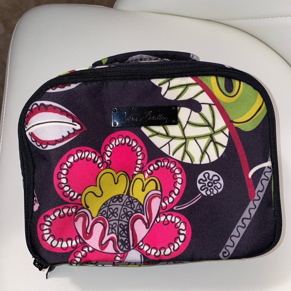 Vera Bradley insulated lunchbox. ❤️